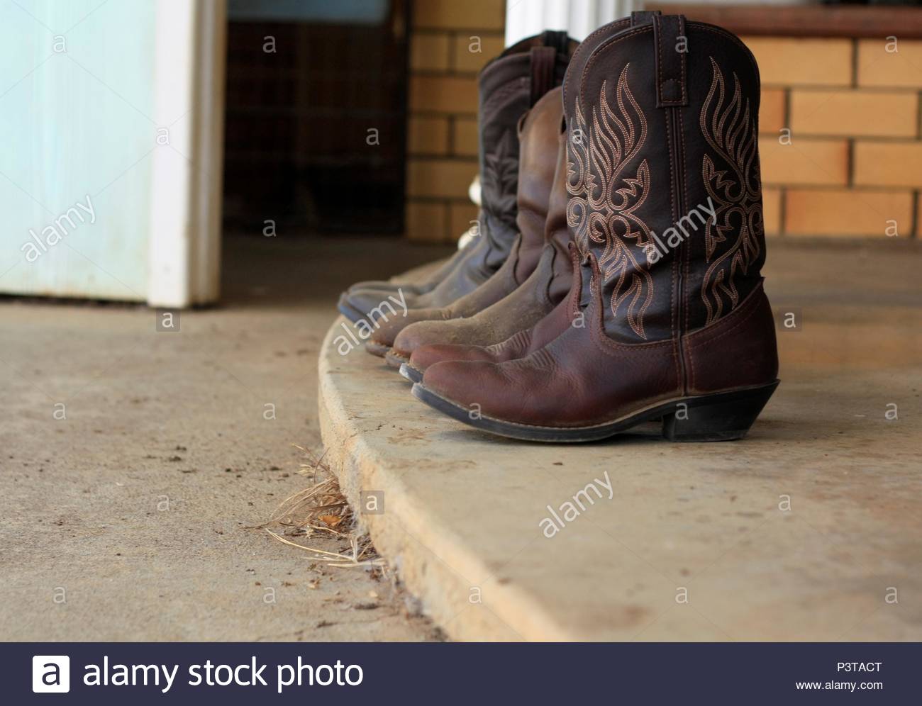 womens used cowboy boots