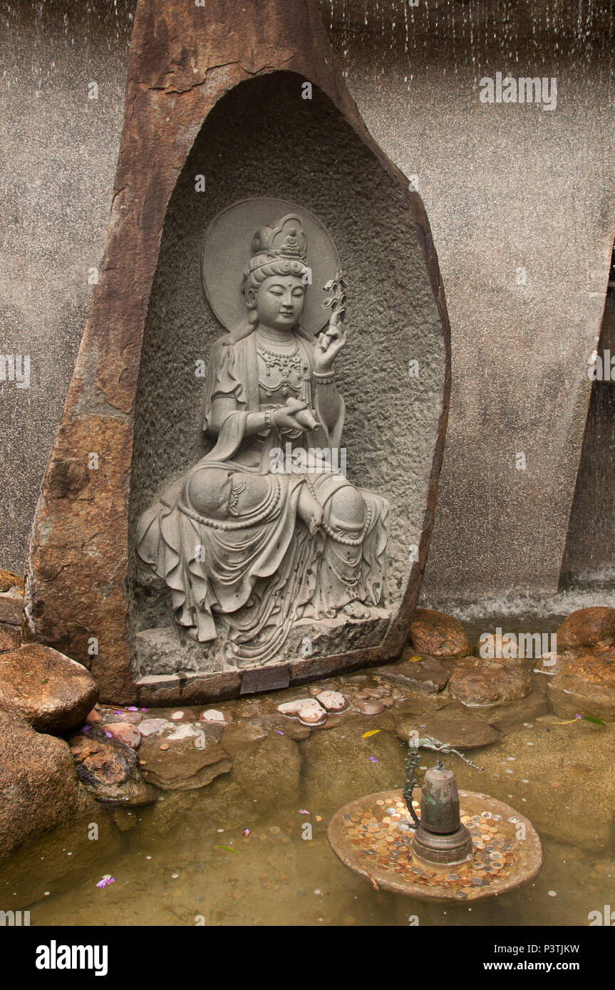 COTIA, SP - 21.02.2016: TEMPLO ZU LAI - Fonte na entrada do templo budista Zu Lai. (Foto: Daniela Maria / Fotoarena) Stock Photo