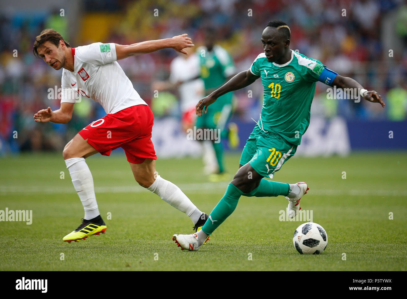 Moscou Mo 19 06 18 Poland Vs Senegal Grzegorz Krychowiak Of Poland Ball Dispute With Sadio Mane Of Senegal During Match Between Poland Vs Senegal Valid For The First Round Of Group