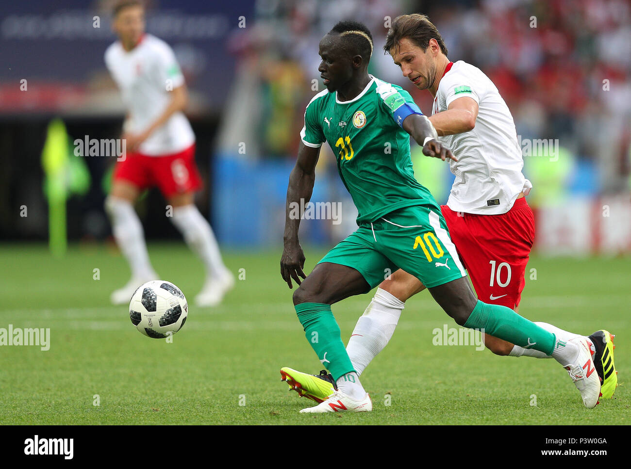 Moscou Mo 19 06 18 Poland Vs Senegal Sadio Mane From Senegal And Grzegorz Krychowiak From Poland During The Match Between Poland And Senegal Valid For The 18 World Cup Held At