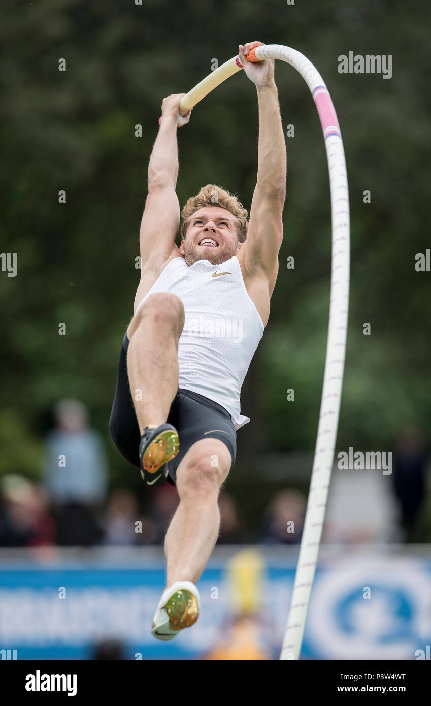 Kevin MAYER (FRA) action. Pole vaulting of the men, on 17.06.2018 Athletics Stadtwerke Ratingen Mehrkampf-Meeting, from 16.06. -17.06.2018 in Ratingen/Germany. | usage worldwide Stock Photo