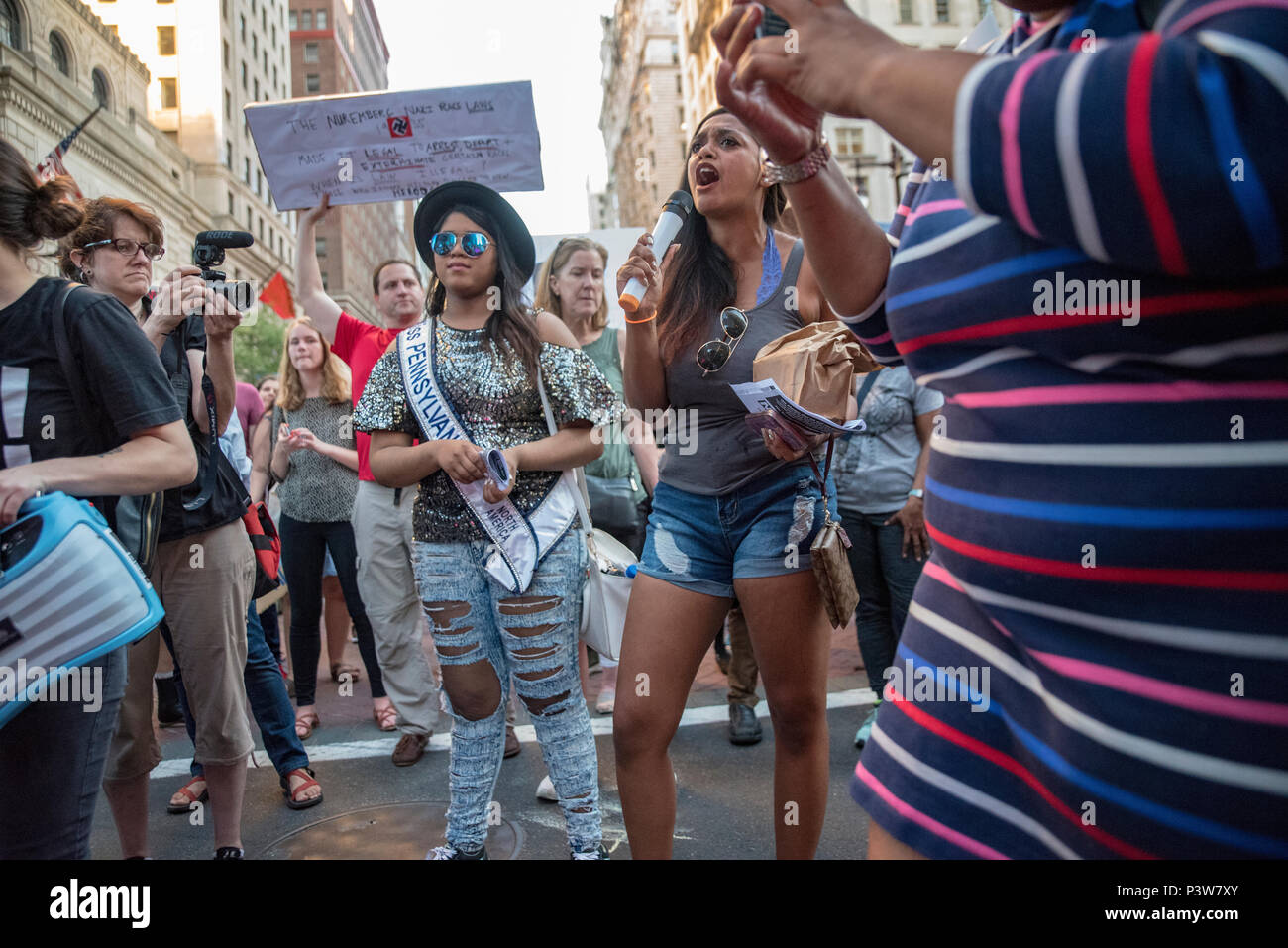 Philadelphia, Pennsylvania, USA. June 19 2018. Hundreds protested the arrival of Vice President Mike Pence at Rittenhouse Square demanding an end to forced separation of families at the southern border. Credit: Chris Baker Evens. Credit: Christopher Evens/Alamy Live News Stock Photo