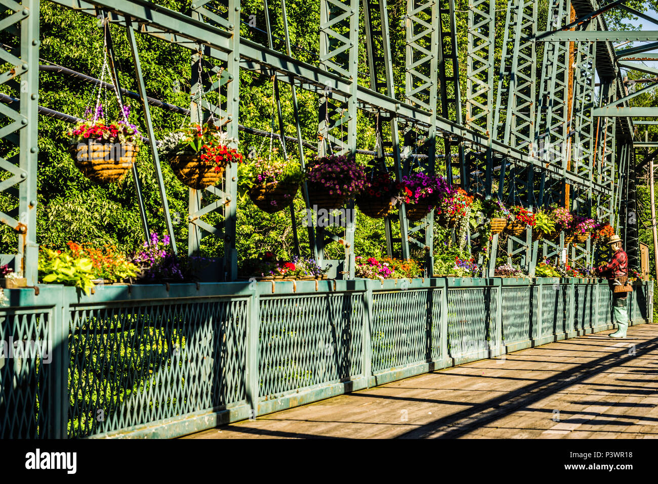 The Old Drake Hill Flower Bridge Simsbury, Connecticut, USA Stock Photo