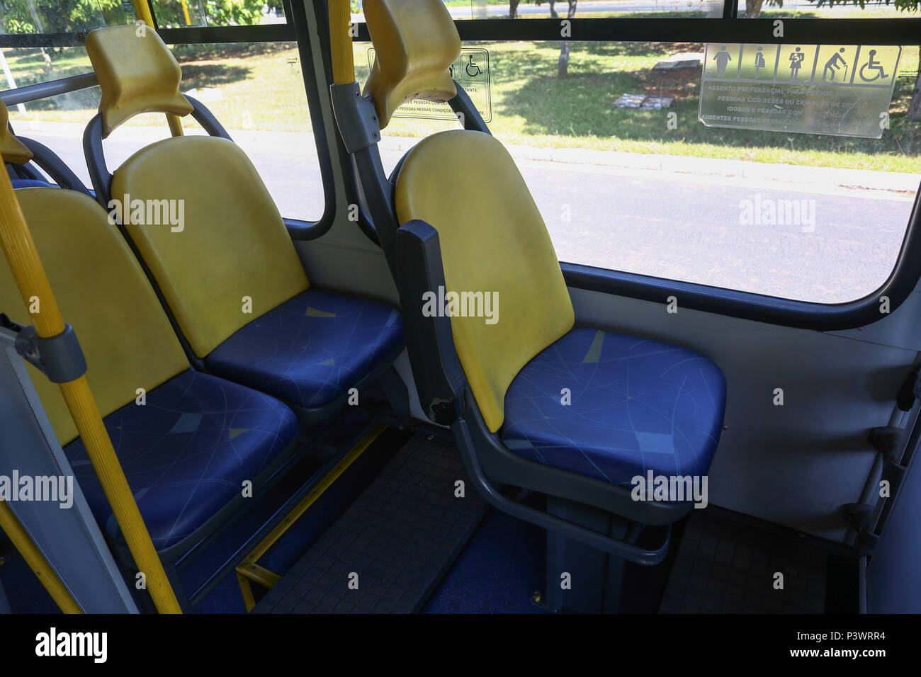 BRASÍLIA, DF – 20.05.2016: ASSENTO PREFERÊNCIAL - Assentos preferências dos ônibus do Distrito Federal.  (Foto: Augusto Dauster / Fotoarena) Stock Photo