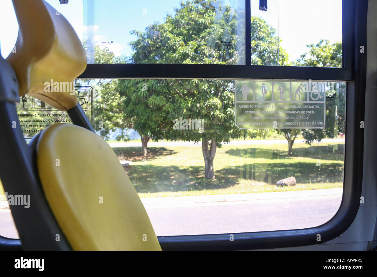 BRASÍLIA, DF – 20.05.2016: ASSENTO PREFERÊNCIAL - Assentos preferências dos ônibus do Distrito Federal.  (Foto: Augusto Dauster / Fotoarena) Stock Photo