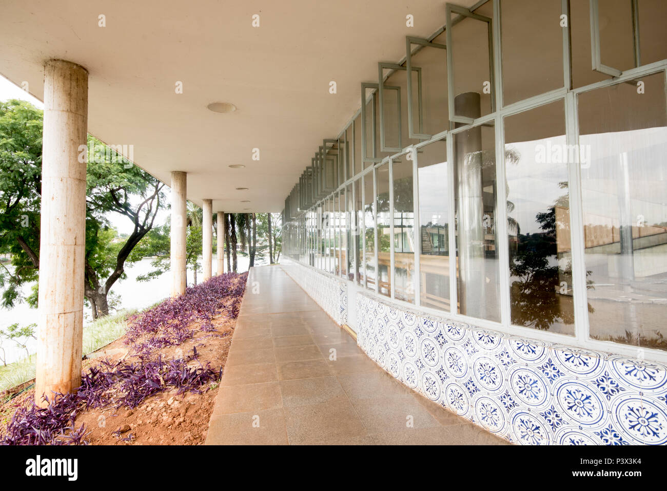O Programa de Aceleração do Crescimento (PAC) completa 10 anos de lançamento em 2017. Na foto, o Museu de Artes da Pampulha, ainda aguardando as obras previstas, situada na cidade de Belo Horizonte. Stock Photo