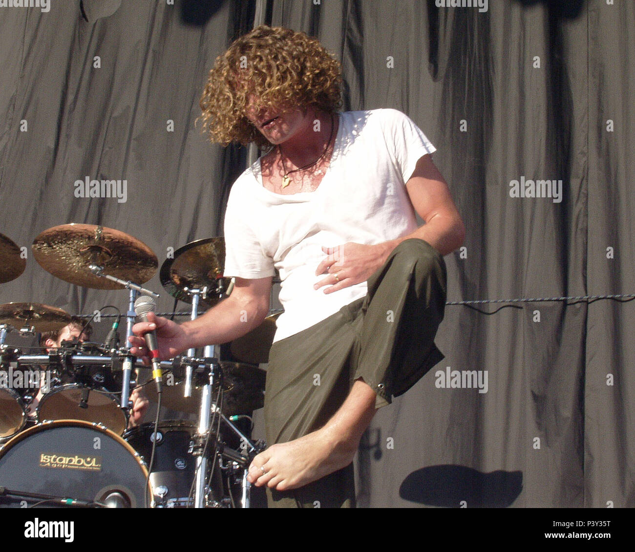 ATLANTA, GA - SEPTEMBER 22: Cregg Rondell of Boy Hits Car performs during  the 99X Bigger Day Out Concert at Lakewood Amphitheatre in Atlanta on  September 22, 2001. CREDIT: Chris McKay  MediaPunch Stock Photo - Alamy