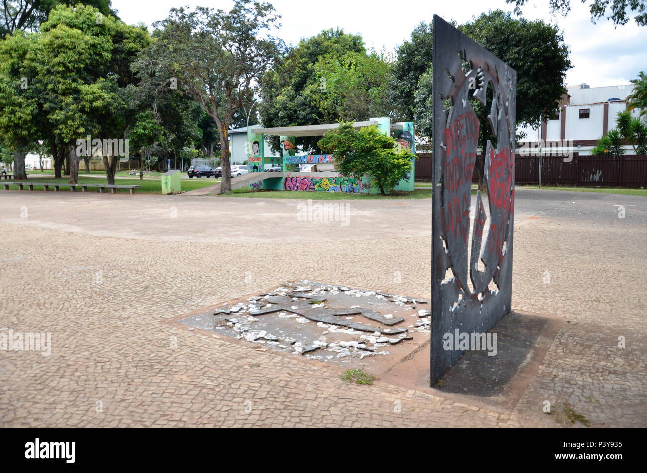 Praça do Compromisso, em Brasília. Conhecida também, como Praça do Índio. Foi batizada com esse nome como referência à tragédia do homicídio criminoso do Índio Galdino Jesus dos Santo. Stock Photo