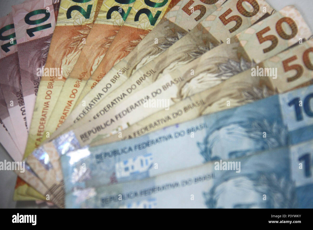 Featured image of post Imagens De Dinheiro Real : Separei as melhores imagens de dinheiro para você baixar e utilizar.