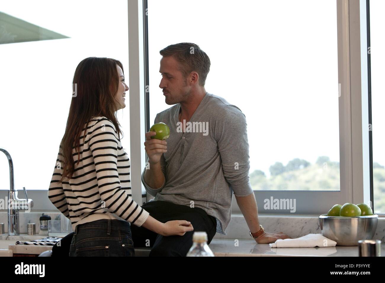Original Film Title: CRAZY, STUPID, LOVE.  English Title: CRAZY, STUPID, LOVE.  Film Director: GLENN FICARRA; JOHN REQUA.  Year: 2011.  Stars: RYAN GOSLING; EMMA STONE. Credit: CAROUSEL PRODUCTIONS / Album Stock Photo