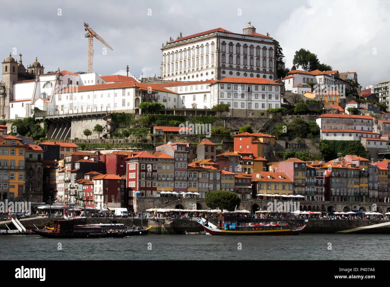 Boats On The River Douro And The Ribiera District And Main Sights In The City Centre Of Porto Portugal Stock Photo Alamy Boats On The River Douro And The Ribiera District And Main Sights In The City Centre Of Porto Portugal Stock Photo Alamy