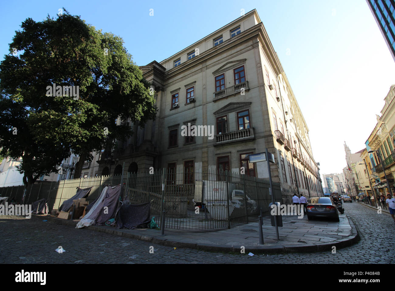 Vista do prédio histórico onde funciona o Instituto de Filosofia e Ciências Sociais IFCS UFRJ, no Largo São Francisco de Paula, no Centro do Rio de Janeiro. Stock Photo