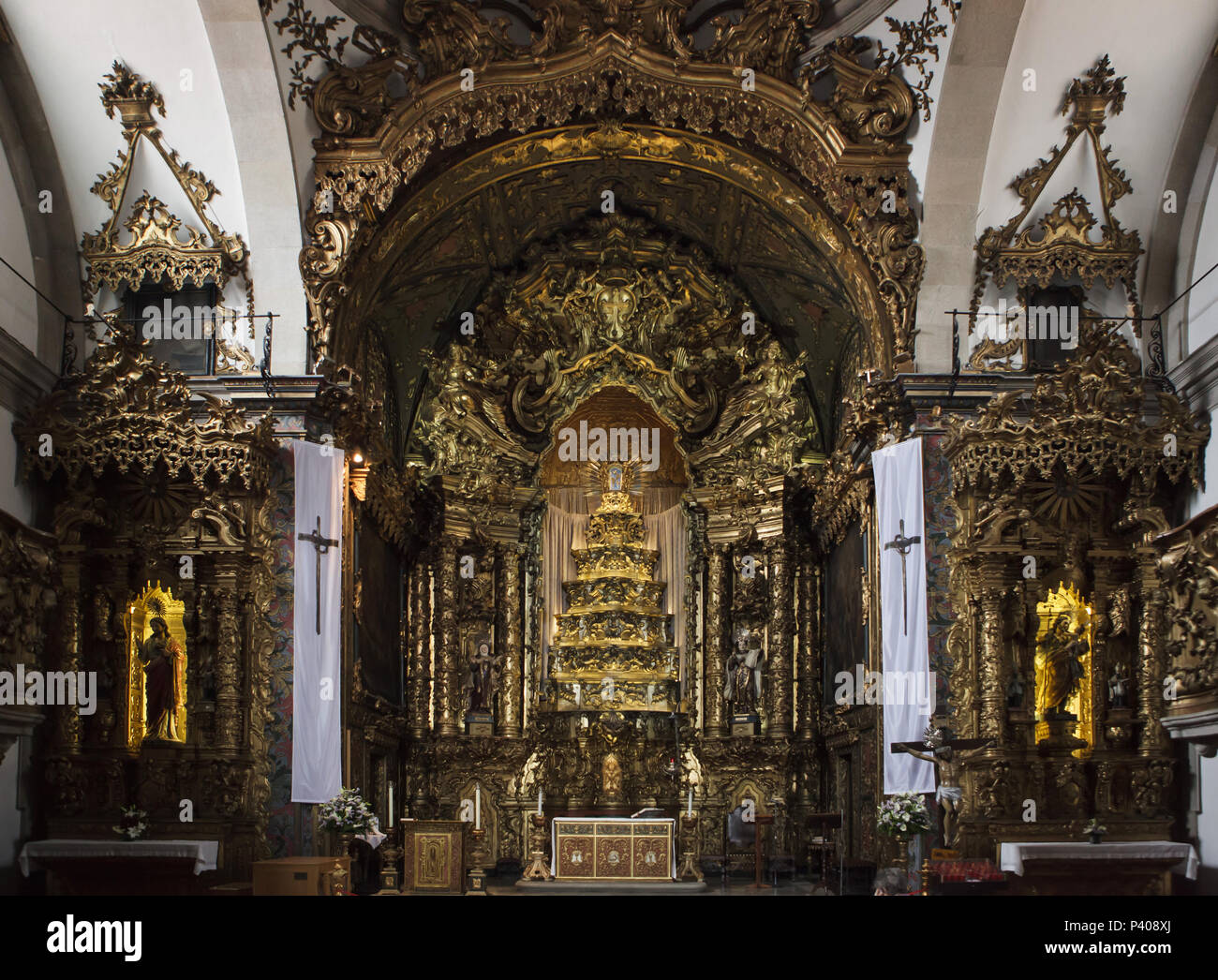 Interior of the Church of the Carmelites (Igreja dos Carmelitas) in Porto, Portugal. The church was built in the first half of the 17th century in Baroque style. Stock Photo