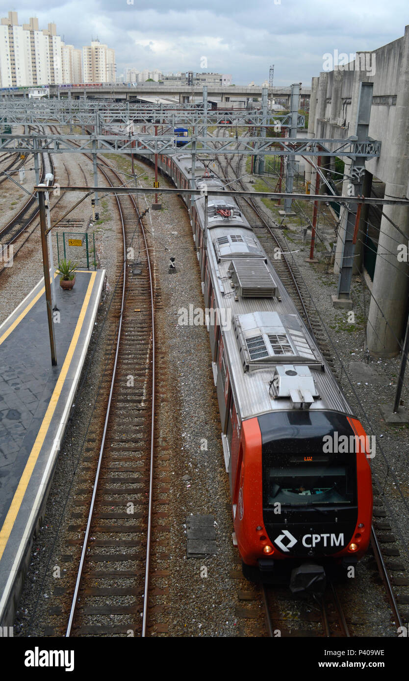 Trem da CPTM Companhia de Trens Metropolitanos Informação adicional: nas  proximidades da Estação Brás, São Paulo - SP Stock Photo - Alamy