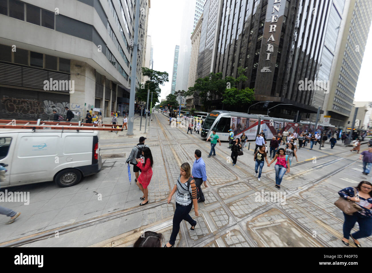 Cruzamento da Avenida Rio Branco com Rua Sete de Setembro no Centro do Rio de Janeiro depois da Cruzamento da Avenida Rio Branco com Rua Sete de Setembro no Centro do Rio de Janeiro depois da
