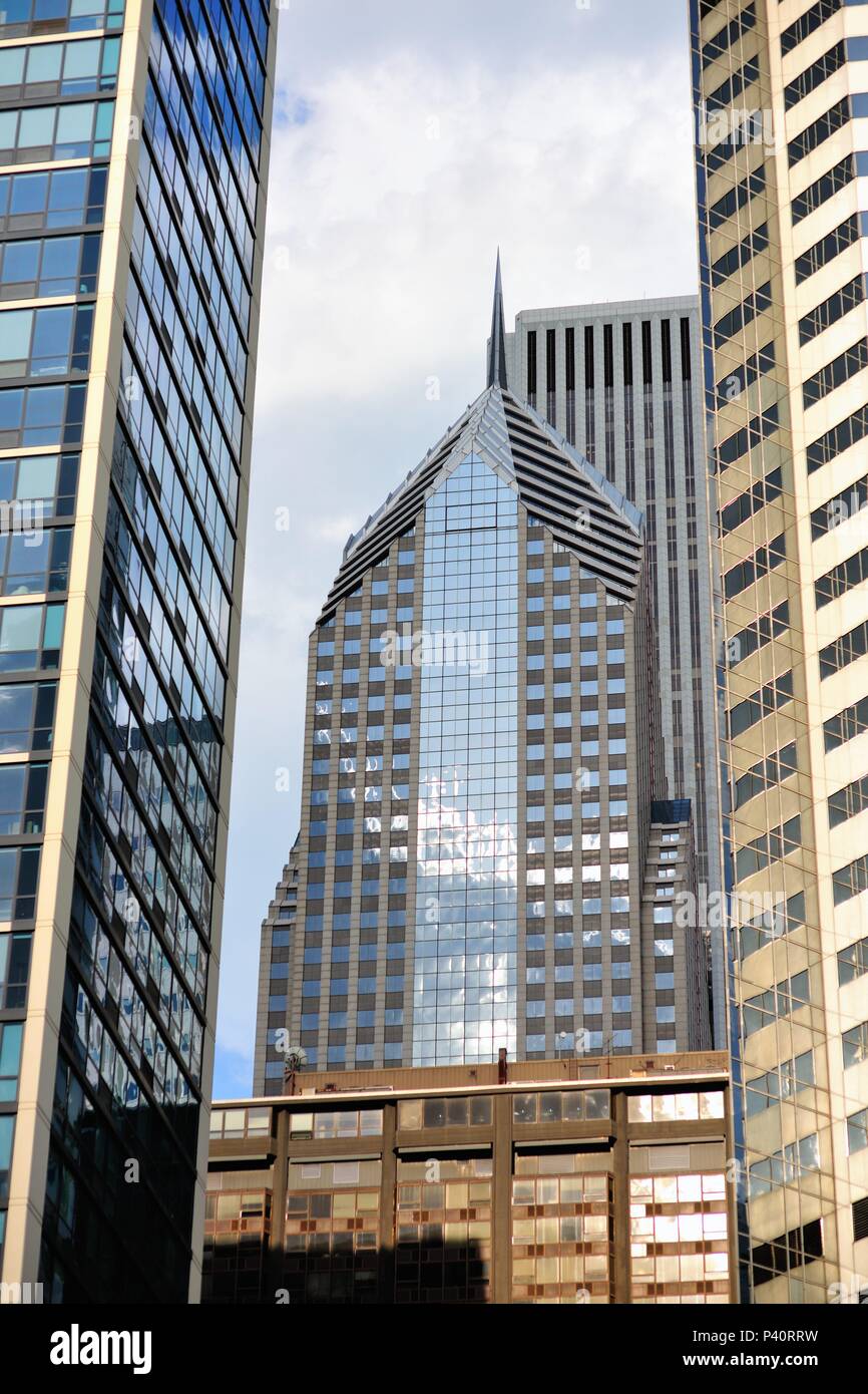 Chicago, Illinois, USA. Two Prudential Plaza seen through a portal comprised of glass and steel in downtown Chicago. Stock Photo