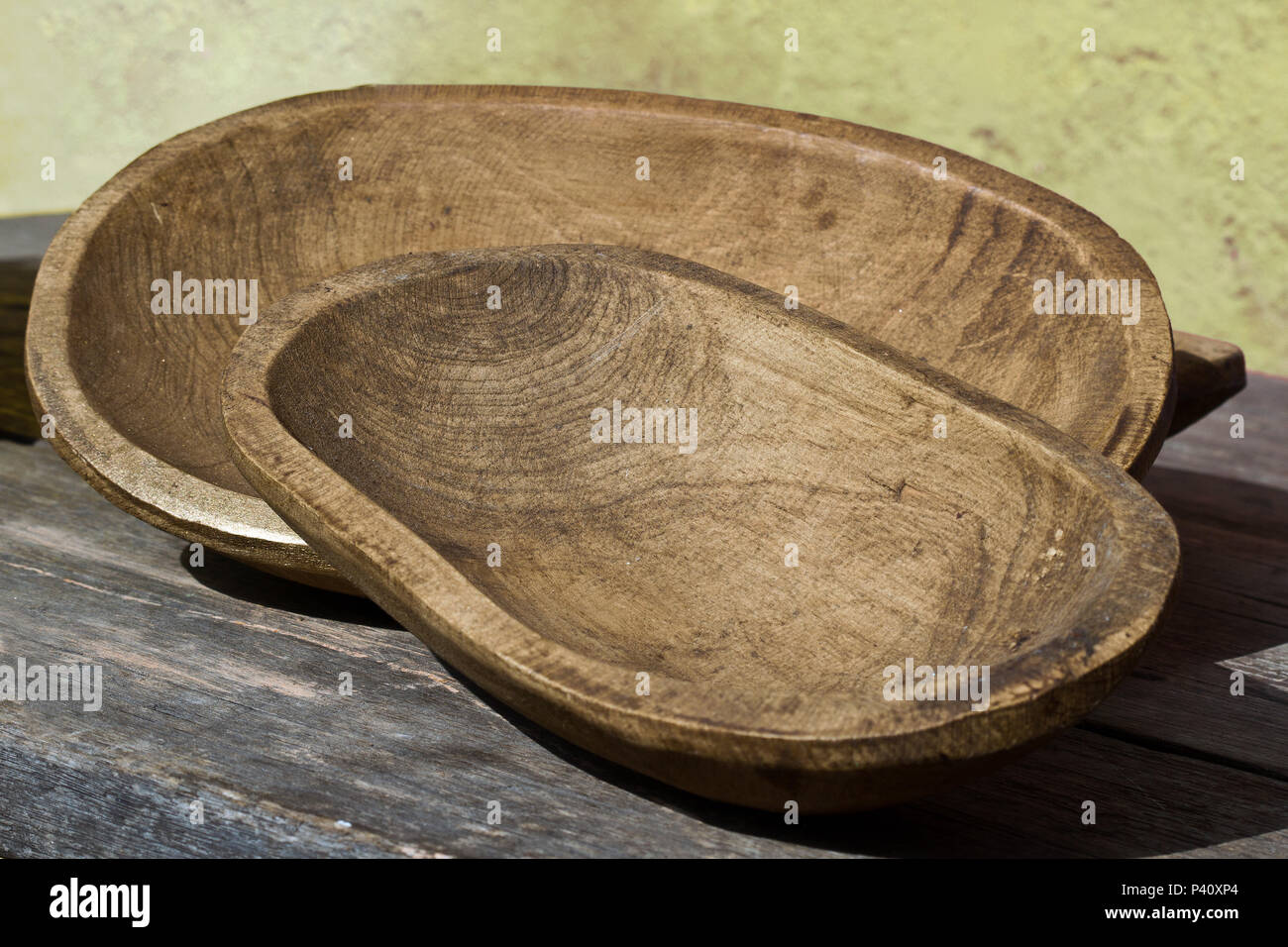 Gamelas utensílio culinário vasilha para servir alimento utensílio de  cozinha de madeira Stock Photo - Alamy