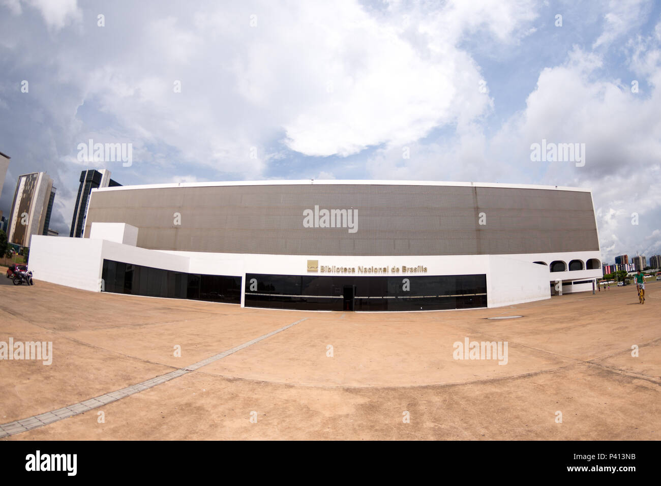 Vista frontal do prédio da Biblioteca Nacional em Brasília, DF Stock Photo  - Alamy