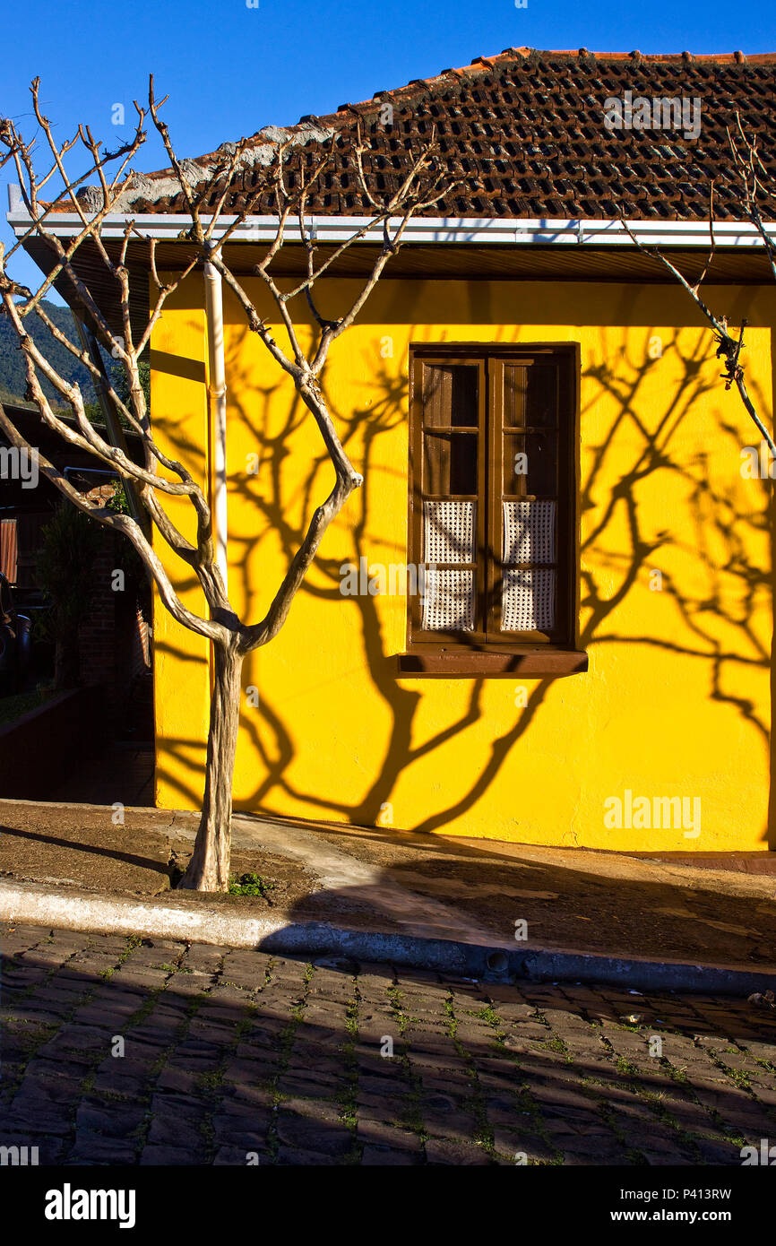 Casas terreas hi-res stock photography and images - Alamy