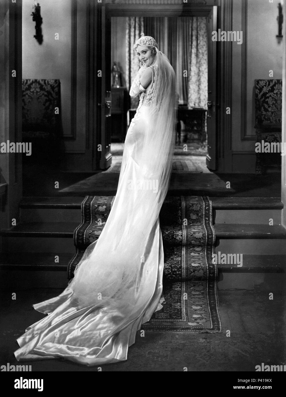 Original Film Title: WHITE ZOMBIE.  English Title: WHITE ZOMBIE.  Film Director: VICTOR HUGO HALPERIN.  Year: 1932.  Stars: MADGE BELLAMY. Credit: UNITED ARTISTS / Album Stock Photo