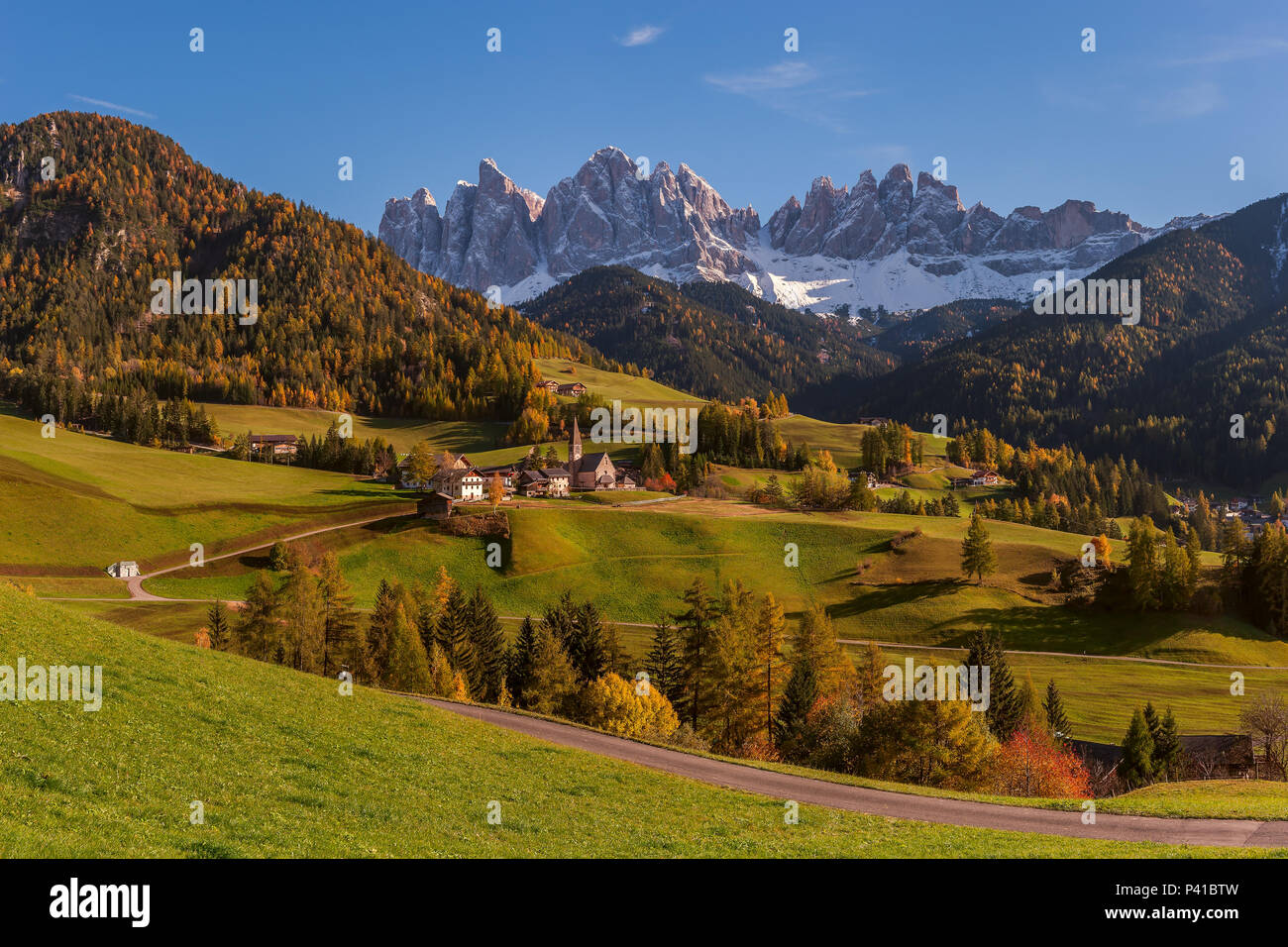 Village in valley hi-res stock photography and images - Alamy