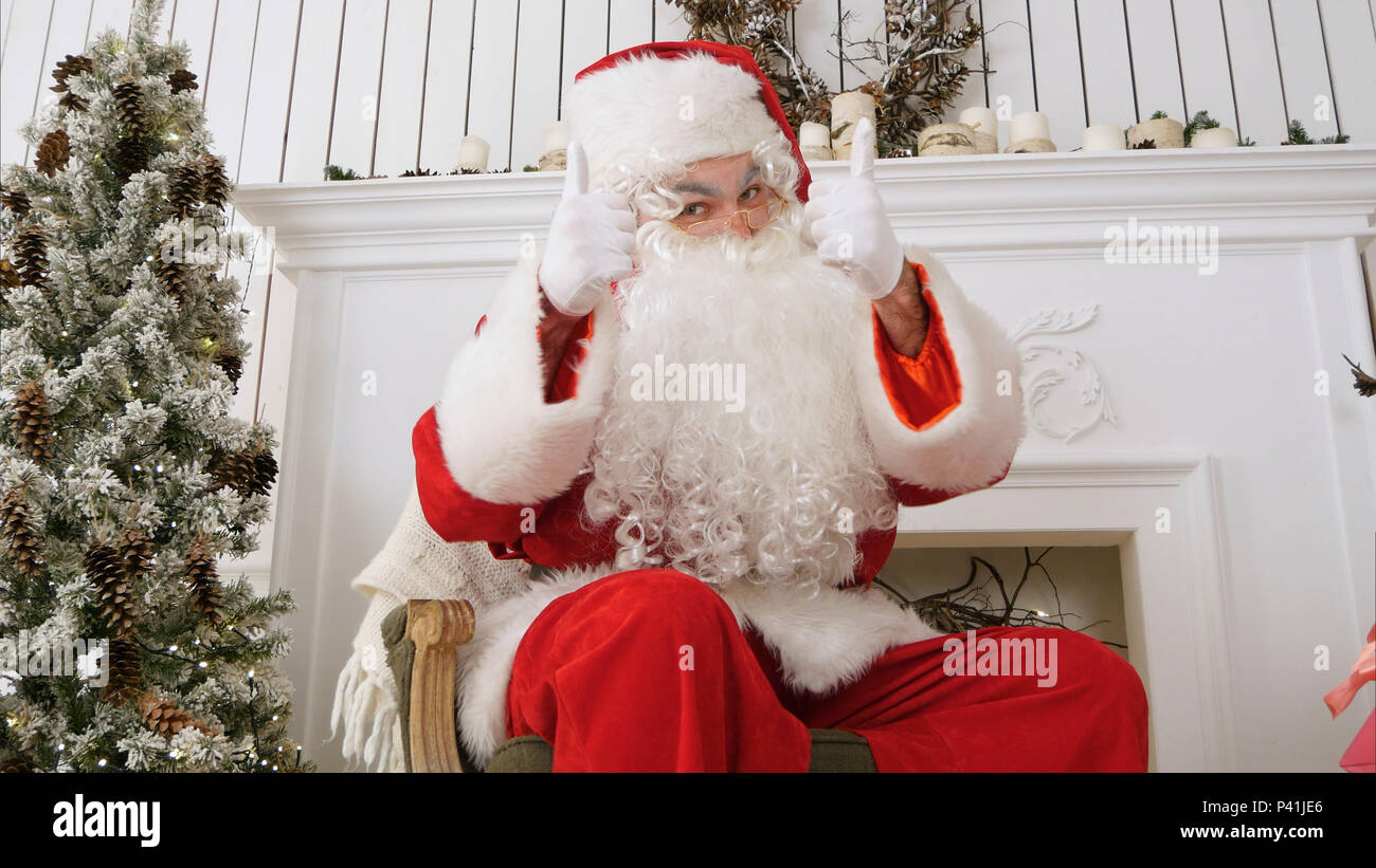 Santa thumbs up hi-res stock photography and images - Alamy