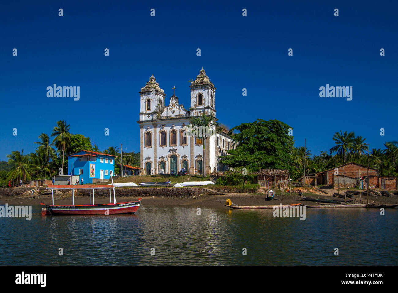 Cachoeira - Bahia Igreja Matriz de Santiago do Iguape Igreja religião reza Oração Devoção Rio Baia do Iguape quilombolas Rio Paraguaçu Santiago do Iguape Bahia Nordeste Brasil Stock Photo