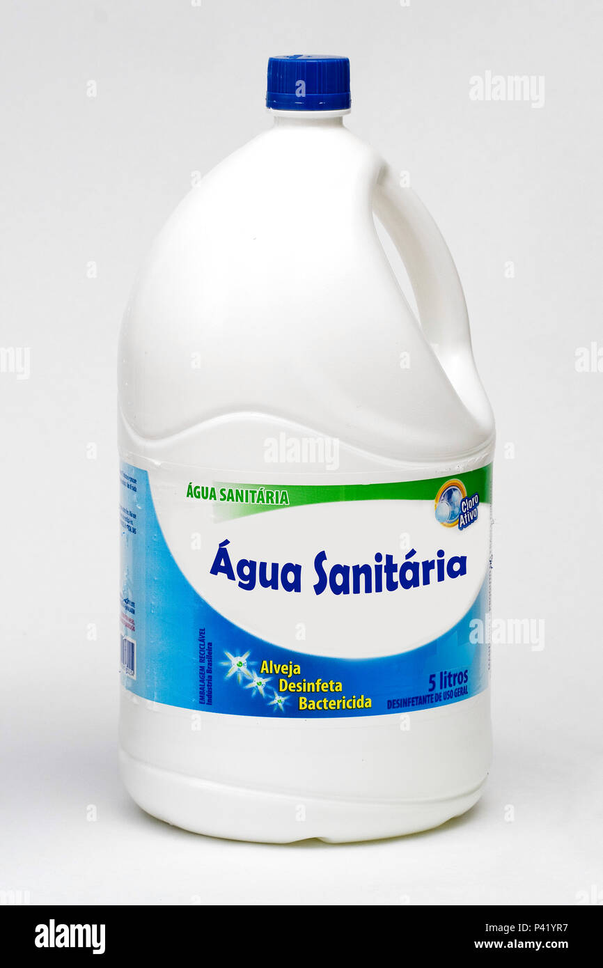 Água Sanitária Candida 5 litros de Água Sanitária embalagem de água  sanitária com 5 litros Stock Photo - Alamy