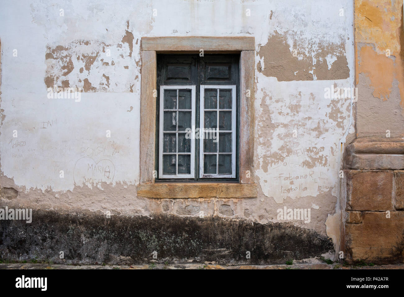 Janela lateral inferior da Igreja Nossa Senhora do Rosário dos Homens ...