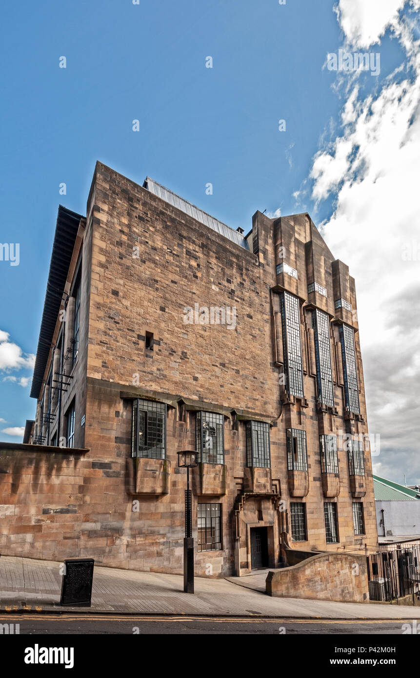 マッキントッシュ『GLASGOW Institute of Fine Arts』 Amazon.com: Wallbuddy Classic Glasgow Institute of Fine Arts