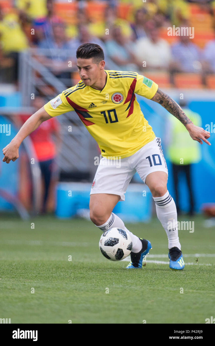 Saransk, Russland. 19th June, 2018. James RODRIGUEZ (COL) with Ball, Single Action with Ball, Action, Full Figure, Portrait, Colombia (COL) - Japan (JPN) 1: 2, Preliminary Round, Group H, Game 16, 19.06.2018 in Saransk; Football World Cup 2018 in Russia from 14.06. - 15.07.2018. | usage worldwide Credit: dpa/Alamy Live News Stock Photo