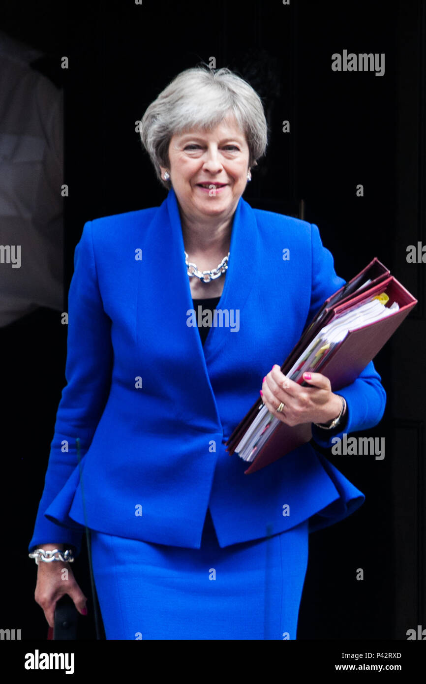 London UK. 20th June 2018. British Prime Minister Theresa May leaves 10 Downing Street for the weekly PMQ's at Parliament as Members of Parliament are set to vote on the House of Lords amendment to the Brexit Bill Credit: amer ghazzal/Alamy Live News Stock Photo