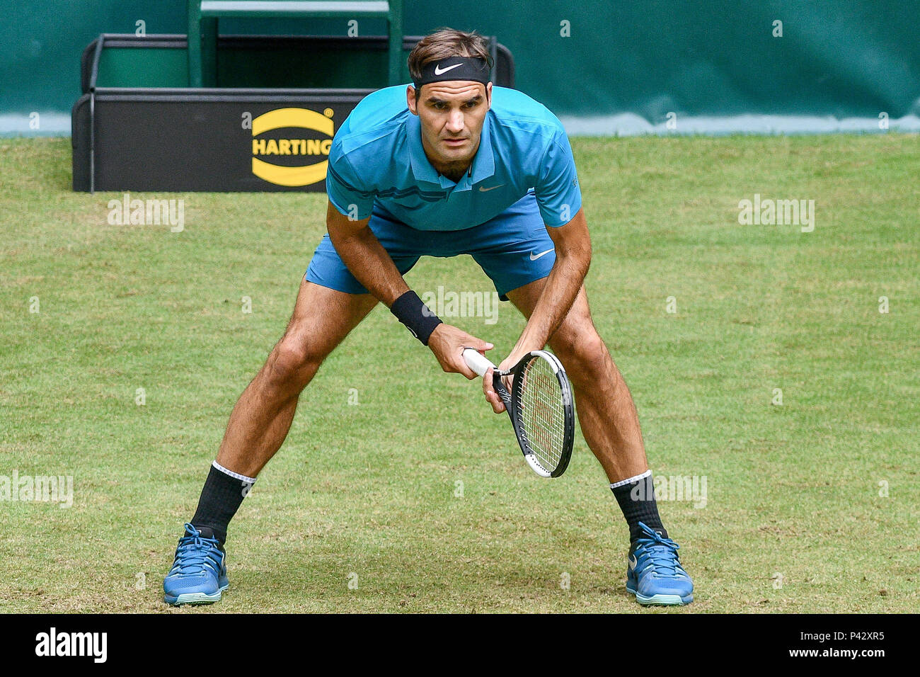 Halle, Germany. 20 June 2018 Gerry Weber Stadium, Halle/Westphalia, GER,  ATP World Tour 500 Event, 26th Gerry Weber Open 2018 from 18.-24. June,  pictured Roger Federer (SUI) waiting for the return photo