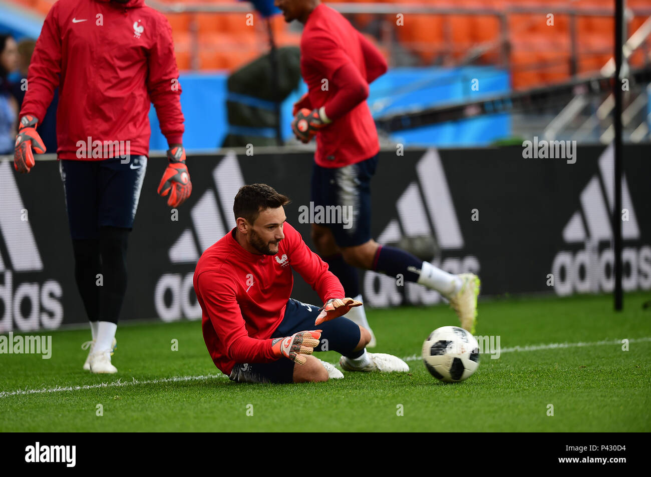 Yekaterinburg, Russia. 20th June, 2018. Goalkeeper Hugo Lloris of France attends a training session during the 2018 FIFA World Cup in Yekaterinburg, Russia, on June 20, 2018. Credit: Du Yu/Xinhua/Alamy Live News Stock Photo