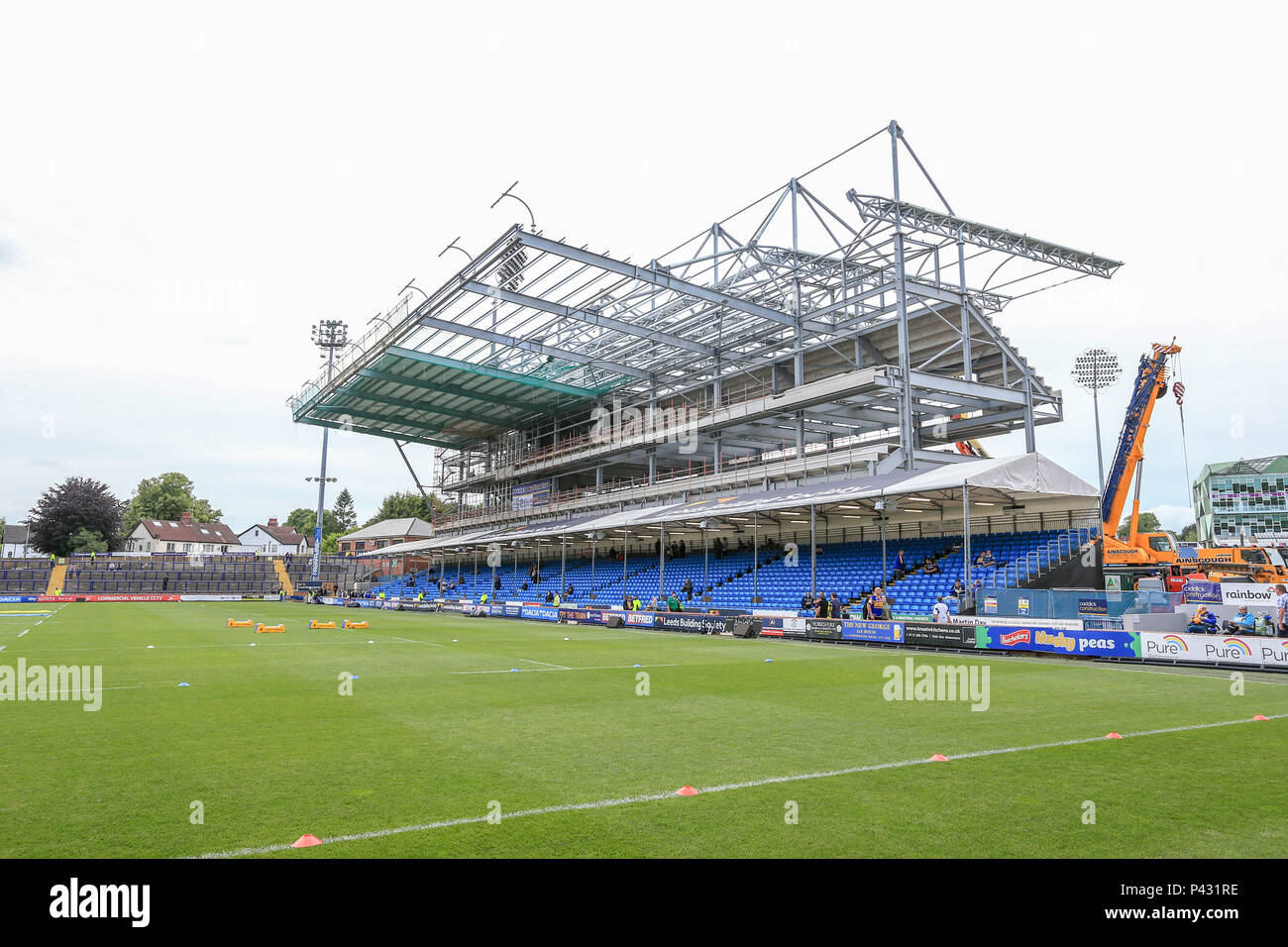 Emerald headingley stand hi-res stock photography and images - Alamy