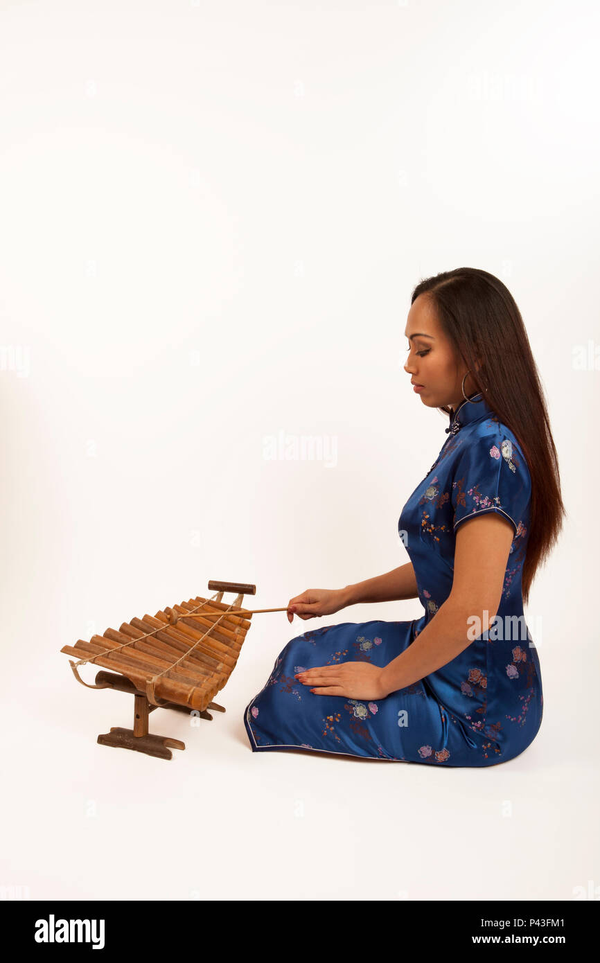 Bamboo xylophone hires stock photography and images Alamy