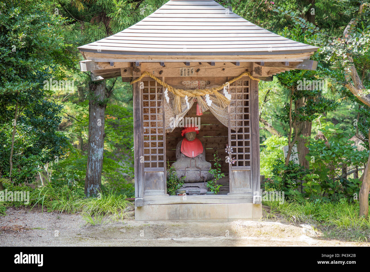 Japanese temple shrine Stock Photo Alamy