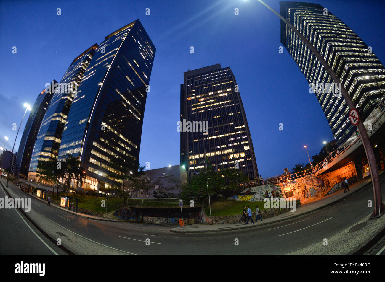 Avenida Chile, na regiao central da cidade, apresenta arrojadas construÃ§Ãµes, como os edifÃcios-sede da Petrobras e do Banco Nacional de Desenvolvimento EconÃ´mico e Social (BNDES), o do Rio Metropolitan, o Conjunto Cultural da Caixa EconÃ´mica Federal e a Catedral de SÃ£o SebastiÃ£o do Rio de Janeiro, todos significativos exemplares da arquitetura brasileira. RIO DE JANEIRO/RJ, Brasil 21/10/2013. Foto: Celso Pupo / Fotoarena Stock Photo