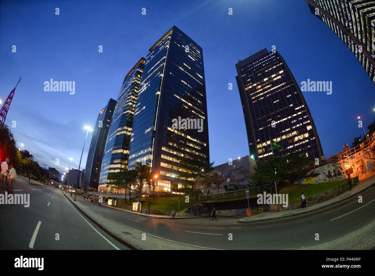 Avenida Chile, na regiao central da cidade, apresenta arrojadas construÃ§Ãµes, como os edifÃcios-sede da Petrobras e do Banco Nacional de Desenvolvimento EconÃ´mico e Social (BNDES), o do Rio Metropolitan, o Conjunto Cultural da Caixa EconÃ´mica Federal e a Catedral de SÃ£o SebastiÃ£o do Rio de Janeiro, todos significativos exemplares da arquitetura brasileira. RIO DE JANEIRO/RJ, Brasil 21/10/2013. Foto: Celso Pupo / Fotoarena Stock Photo