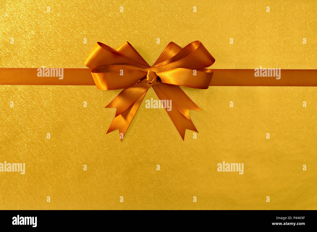 Plain gold background hires stock photography and images Alamy