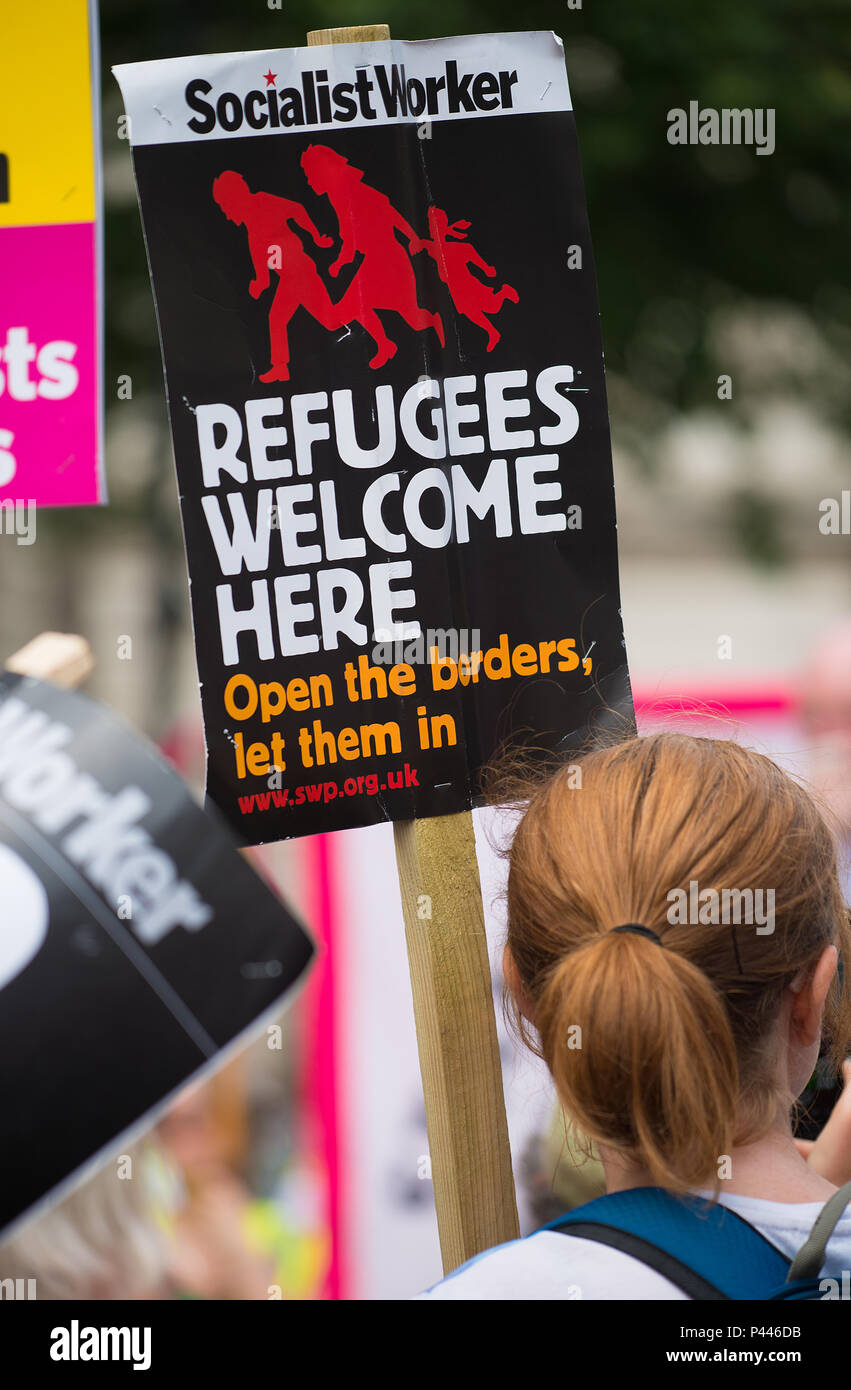 Counter-demo by pressure group Unite Against Fascism, in protest of a rally being held by supporters of Tommy Robinson outside Downing Street, London. Stock Photo