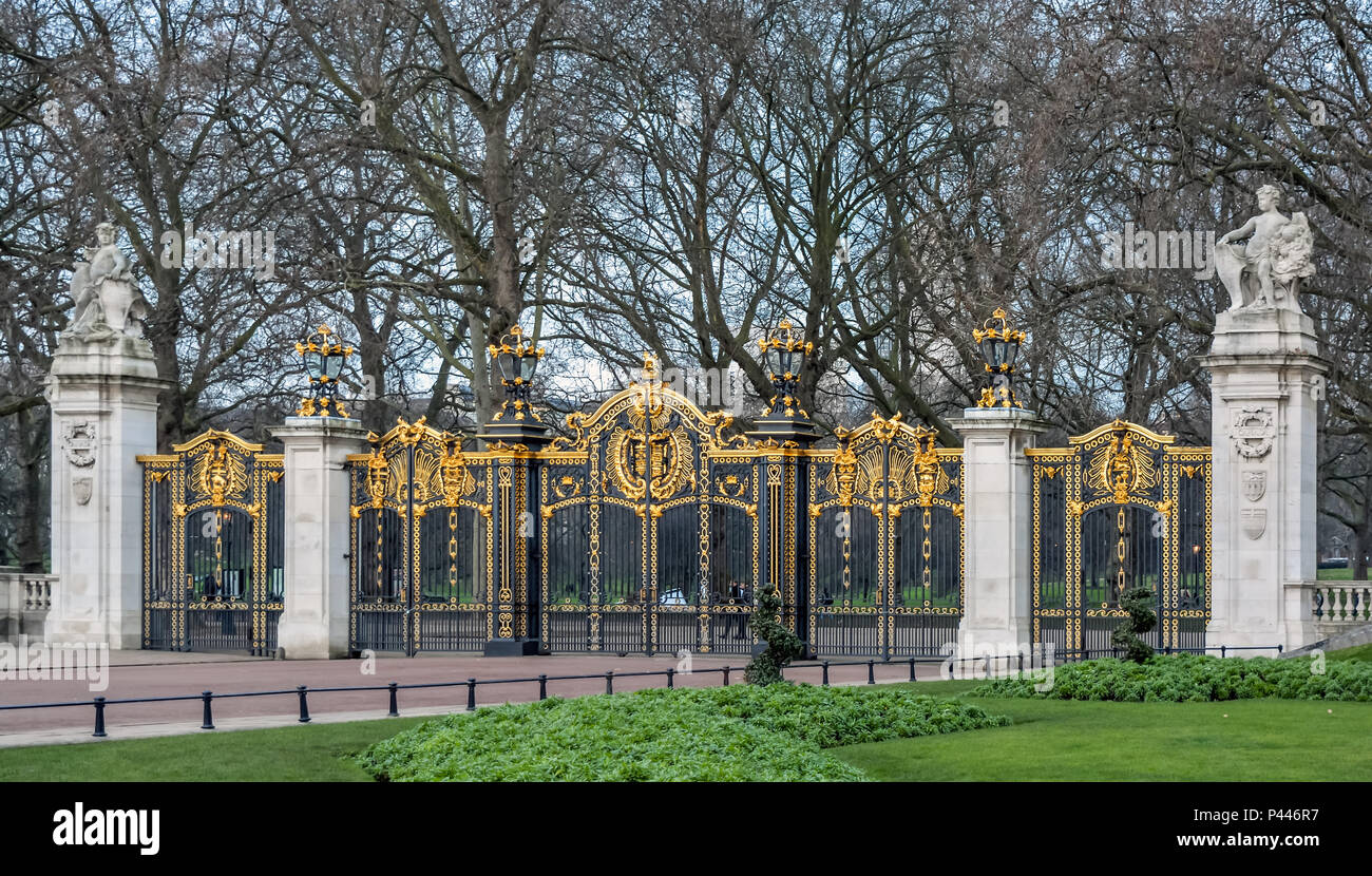 Gilded wrought iron Canada Gate on the south side of the Green Park in London city. Stock Photo