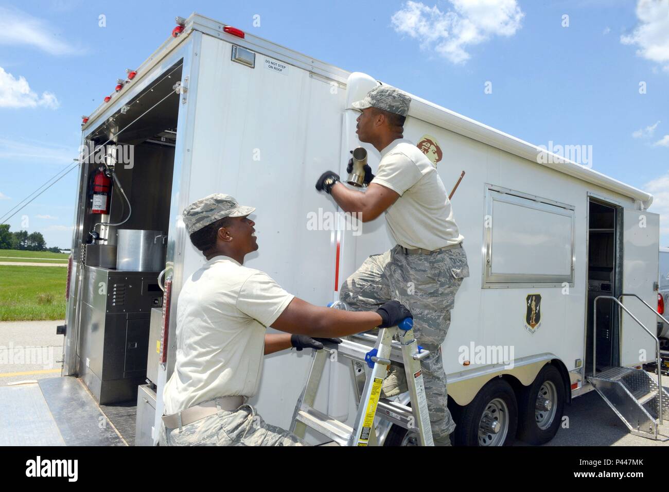 Watch How to Start a Mobile Kitchen Service video Watch How to Start a Mobile Kitchen Service video