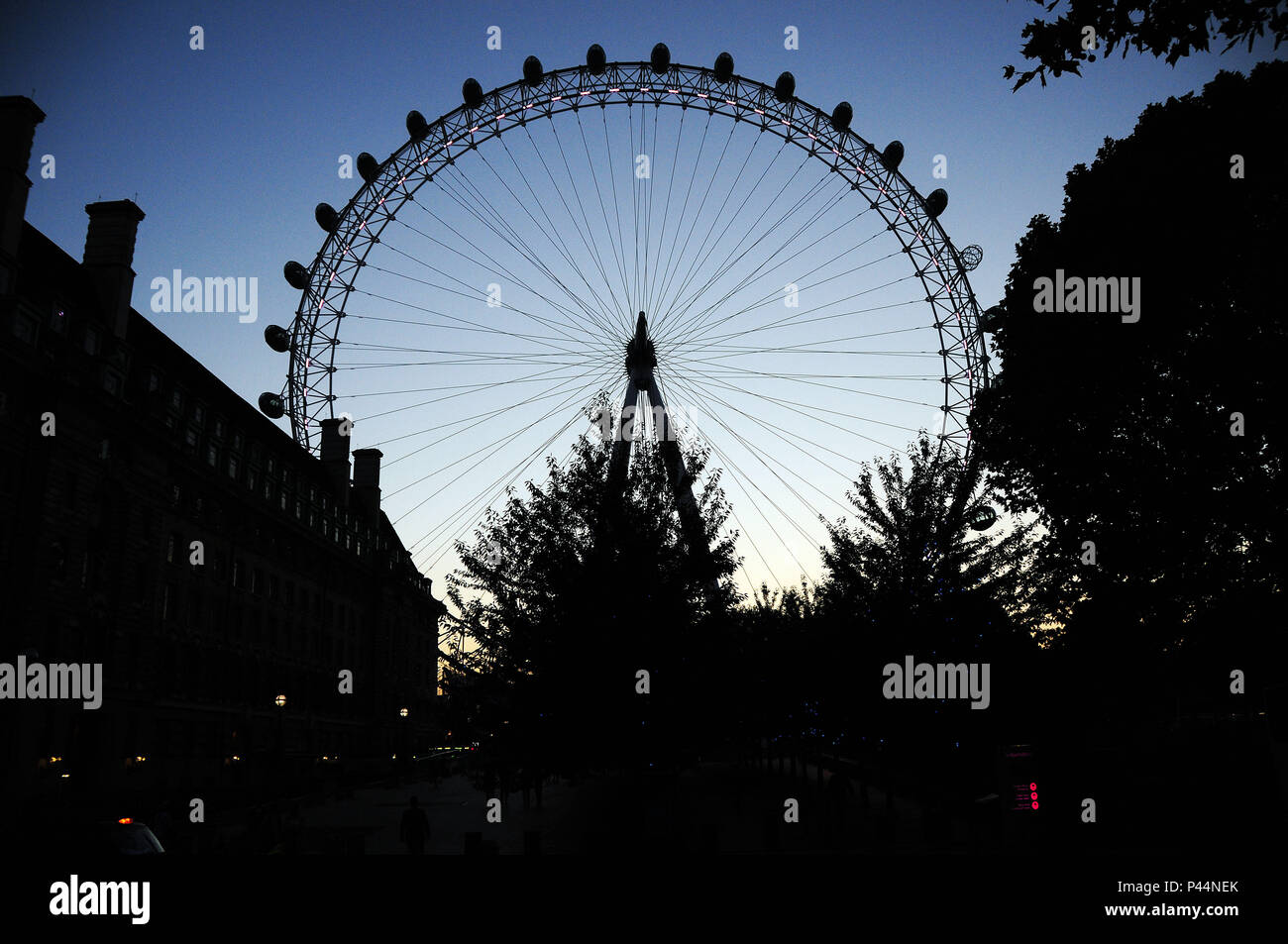 Belo entardecer em london Eye, Londres, Reino Unido - 02/09/2010 - Foto: André Stefano / Fotoarena Stock Photo