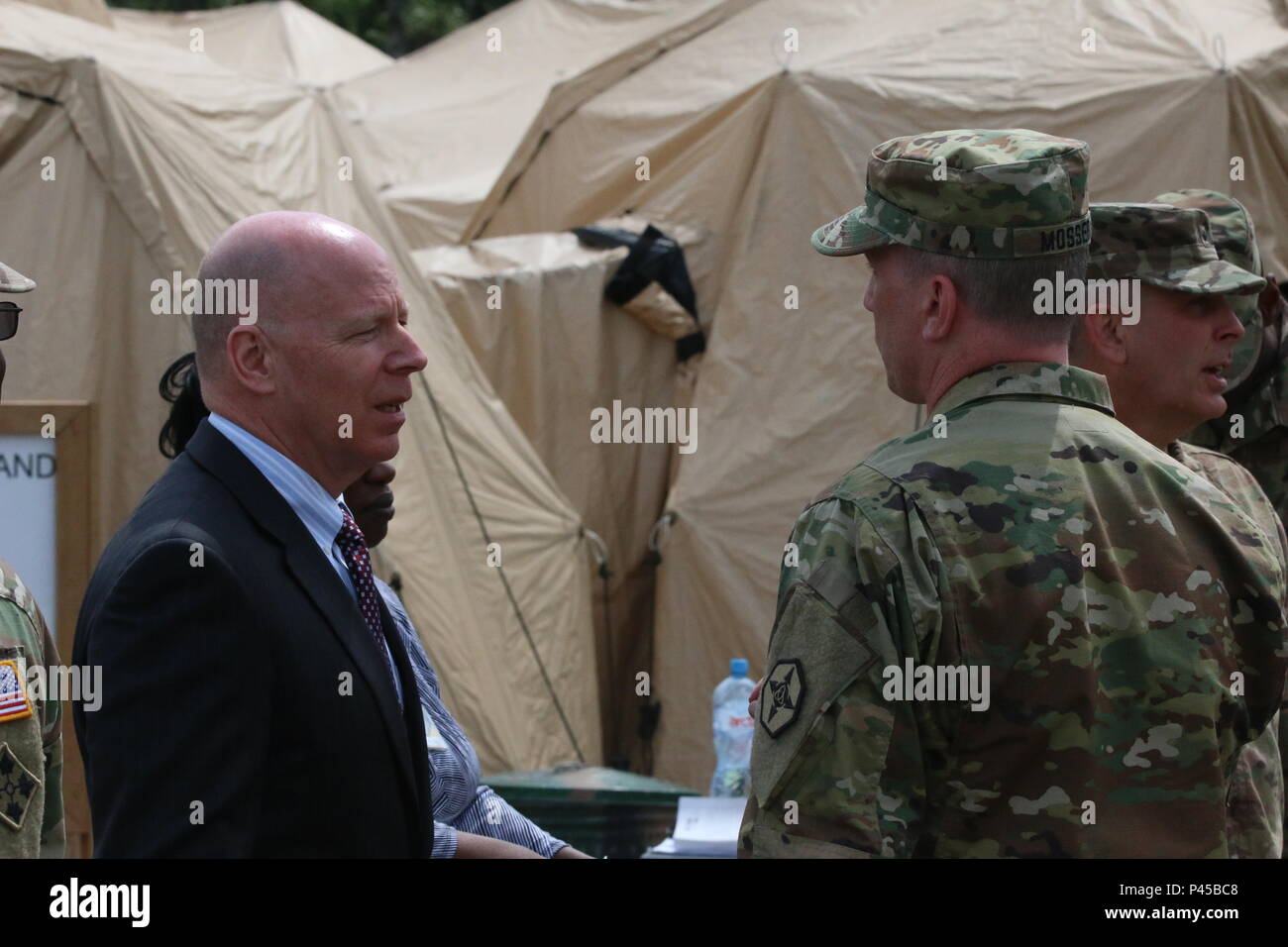 Senior U.S. Army Reserve leaders and 364th Expeditionary Sustainment ...