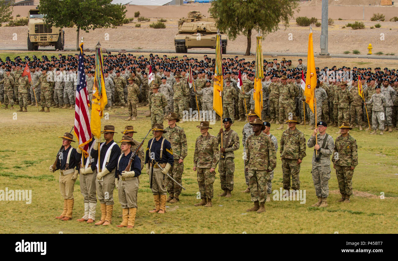 The 11th Armored Cavalry Regiment’s Color Guard Presents The National ...