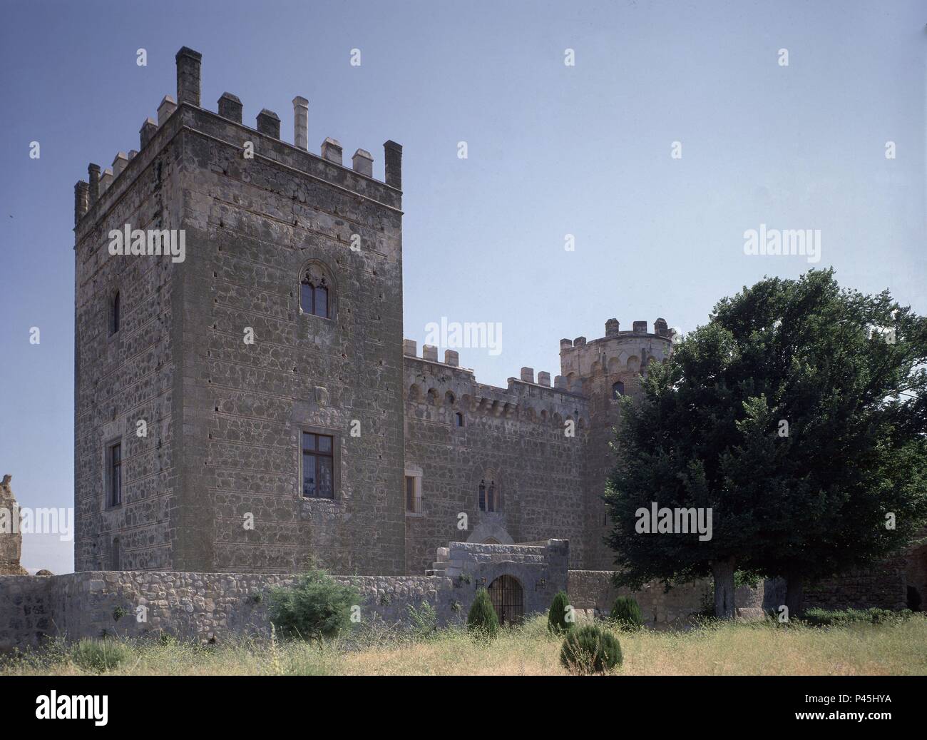 TORRE DEL CASTILLO DE ESCALONA DE ORIGEN MUSULMAN RECONSTRUIDO EN EL SIGLO XV POR DON ALVARO DE LUNA. Location: CASTILLO, ESCALONA, TOLEDO, SPAIN. Stock Photo