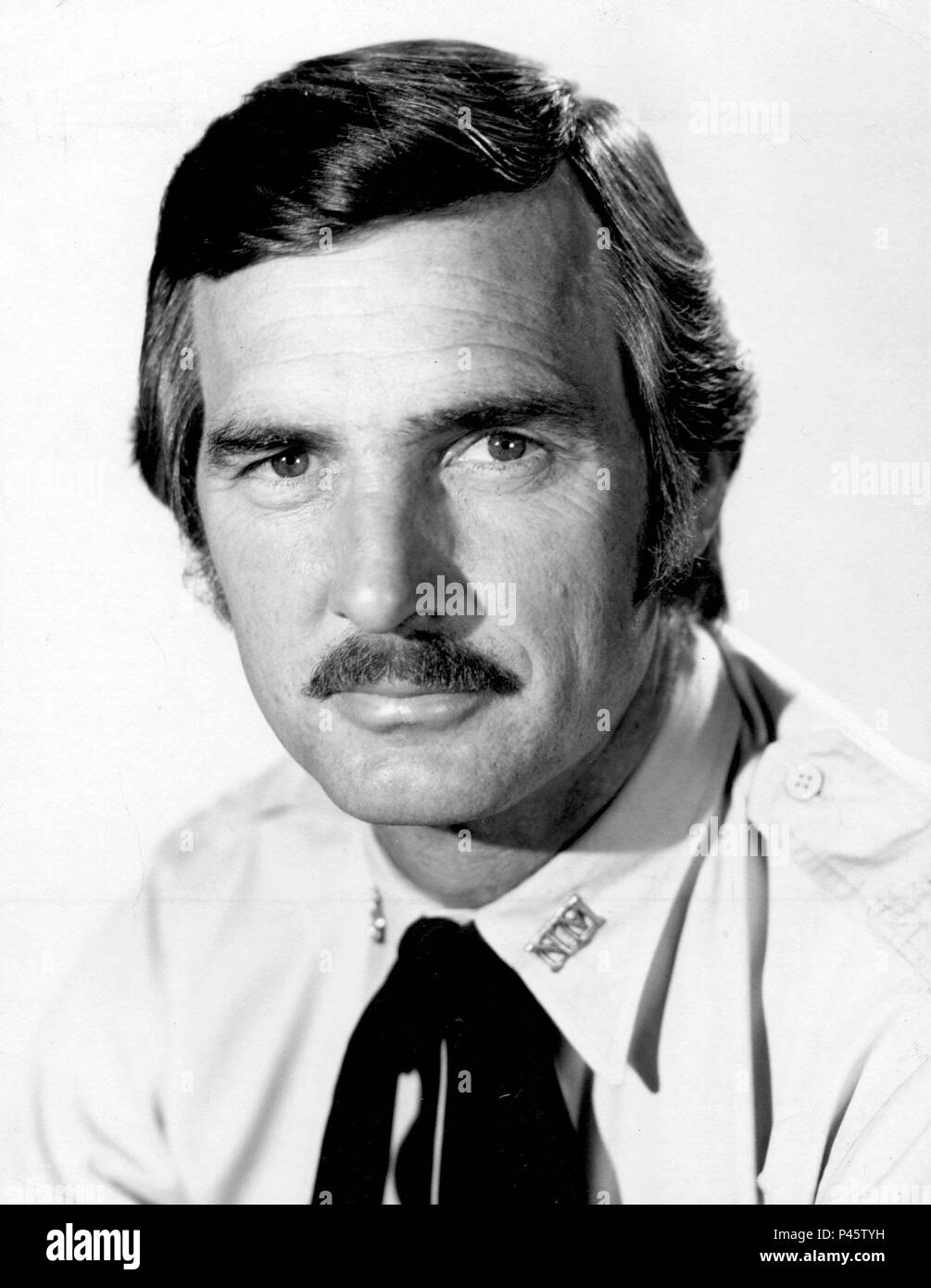 Stars: DENNIS WEAVER Stock Photo - Alamy