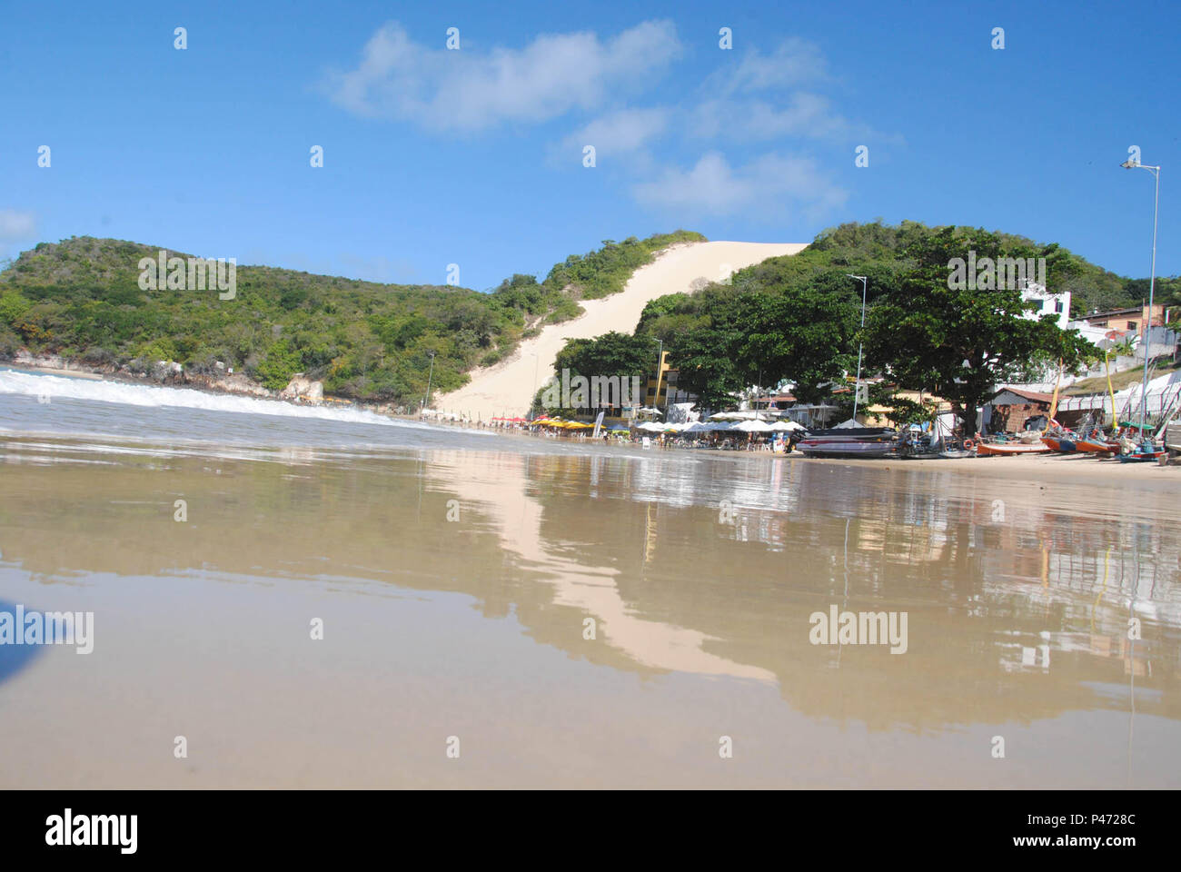 Praia de Ponta Negra, localizada no litoral sul de Natal, RN Stock Photo -  Alamy