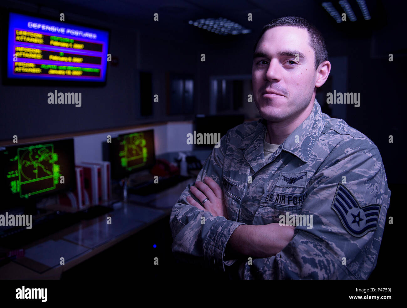 Solid state phased array radar system hi-res stock photography and ...